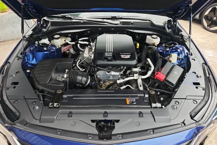 Used Cadillac CT5 2024 28T Platinum Edition Engine Bay