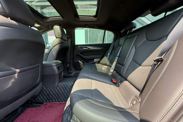 Used Cadillac CT5 2024 28T Luxury Pro Trim Interior 3