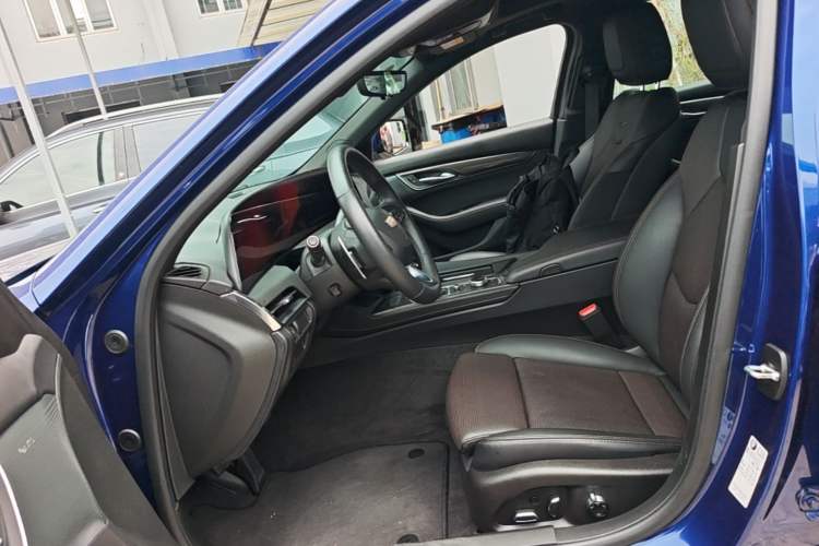 Used Cadillac CT5 2024 28T Platinum Edition Left Front Seat