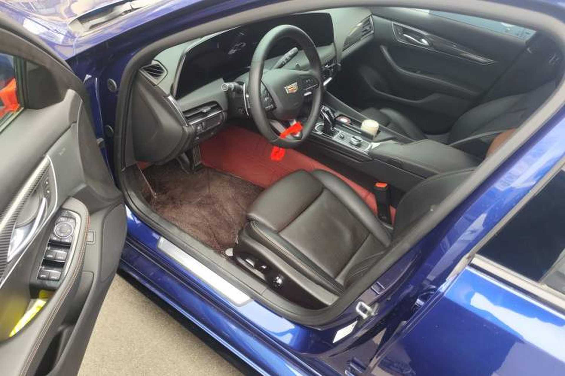 Used Cadillac CT5 2024 28T Platinum Edition Left Front Seat