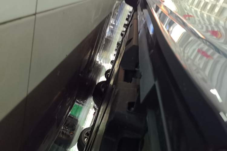 Used Cadillac CT5 2024 28T Prestige Edition Left Side Sill