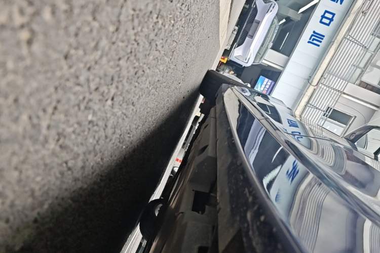 Used Cadillac CT5 2024 28T Luxury Pro Trim Left Side Sill