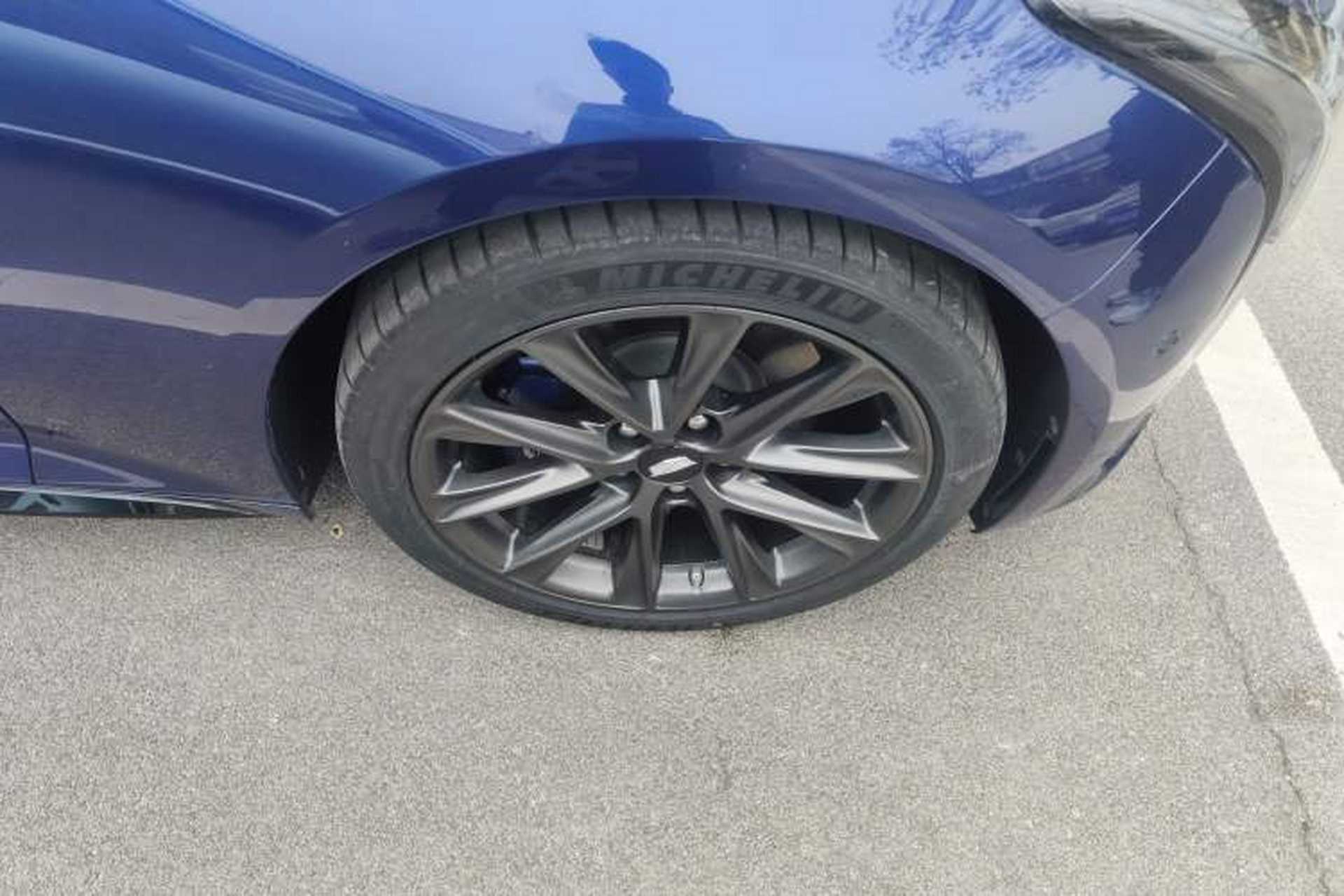 Used Cadillac CT5 2024 28T Platinum Edition Right Front Wheel Hub