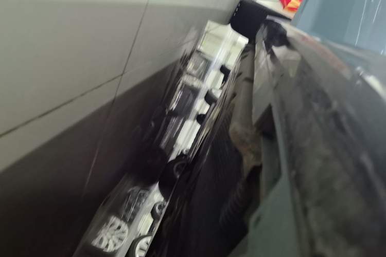Used Cadillac CT5 2024 28T Prestige Edition Right Side Sill