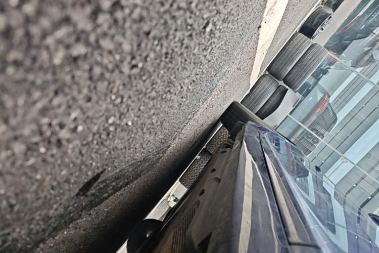 Used Cadillac CT5 2024 28T Luxury Pro Trim Right Side Sill
