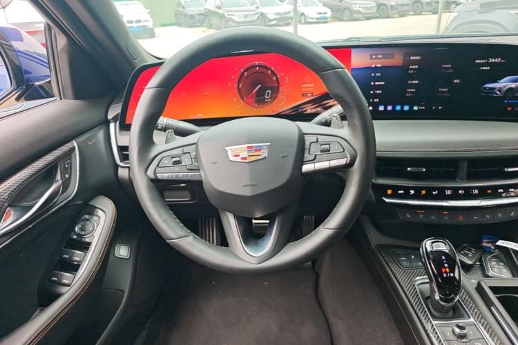 Used Cadillac CT5 2024 28T Platinum Edition Steering Wheel