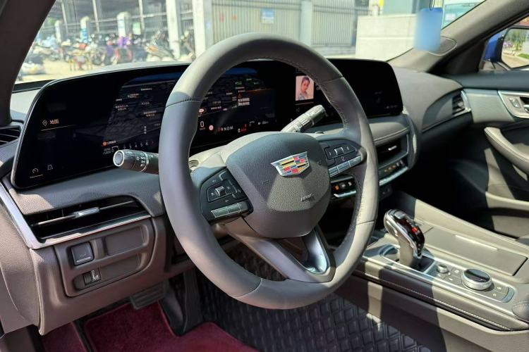 Used Cadillac CT5 2024 28T Luxury Pro Trim Steering Wheel