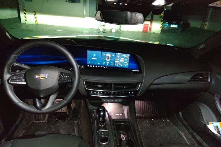 Used Cadillac CT5 2024 28T Luxury Pro Trim Center Console