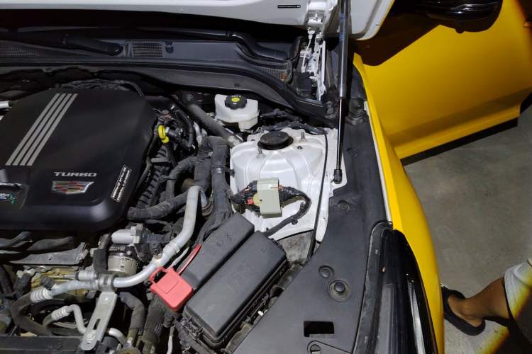 Used Cadillac CT5 2024 28T Luxury Pro Trim Engine Bay Left