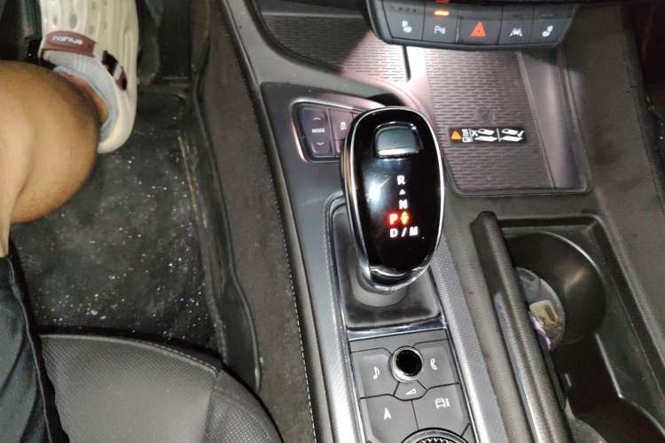 Used Cadillac CT5 2024 28T Luxury Pro Trim Gear Lever