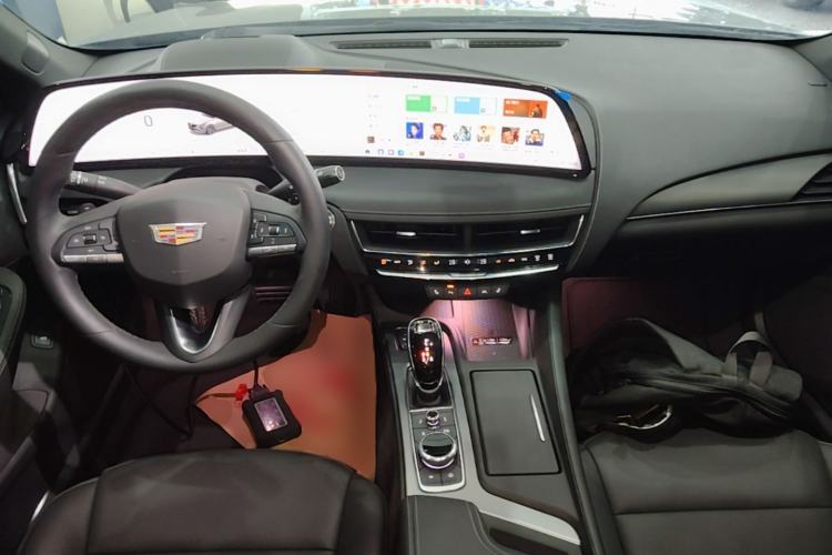 Used Cadillac CT5 2024 28T Luxury Pro Trim Center Console