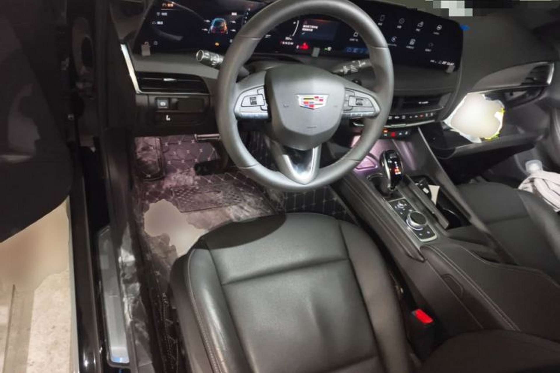 Used Cadillac CT5 2024 28T Luxury Pro Trim Center Console
