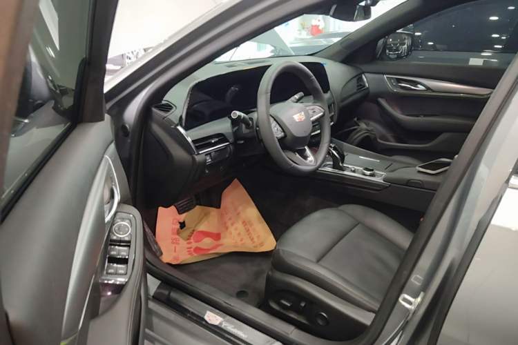 Used Cadillac CT5 2024 28T Luxury Pro Trim Driver Seat