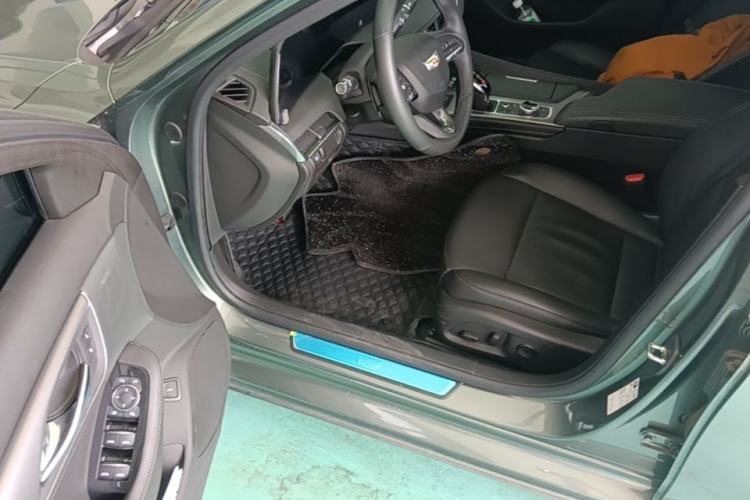 Used Cadillac CT5 2024 28T Luxury Pro Trim Driver Seat