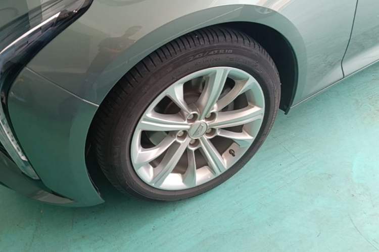 Used Cadillac CT5 2024 28T Luxury Pro Trim Left Front Wheel Hub