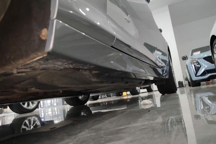 Used Cadillac CT5 2024 28T Luxury Pro Trim Left Side Sill