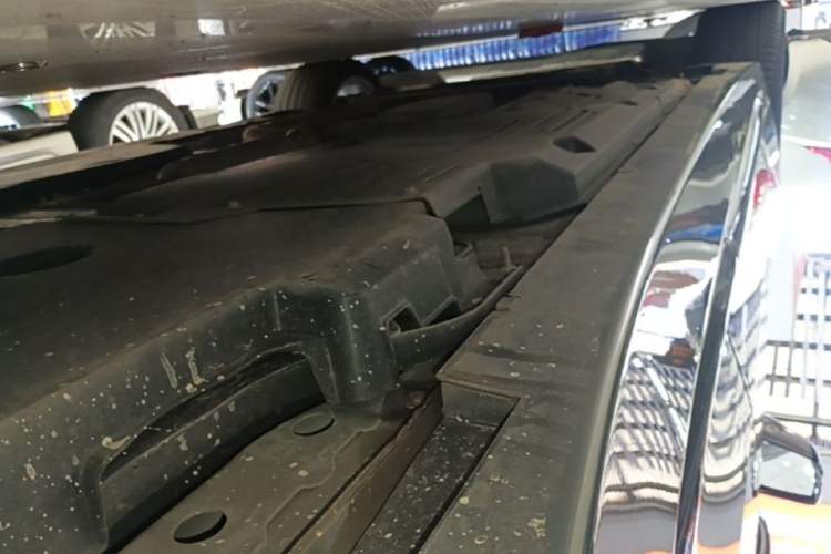 Used Cadillac CT5 2024 28T Luxury Pro Trim Left Side Sill