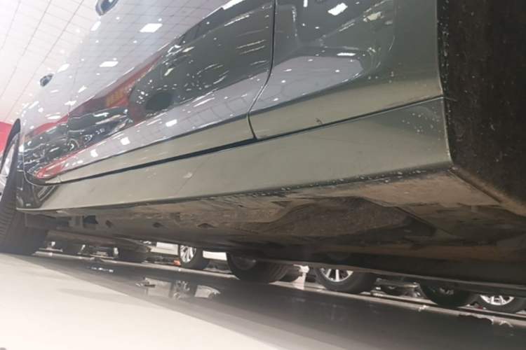 Used Cadillac CT5 2024 28T Luxury Pro Trim Right Side Sill