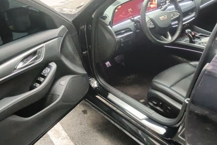 Used Cadillac CT5 2024 28T Luxury Pro Trim Driver Seat