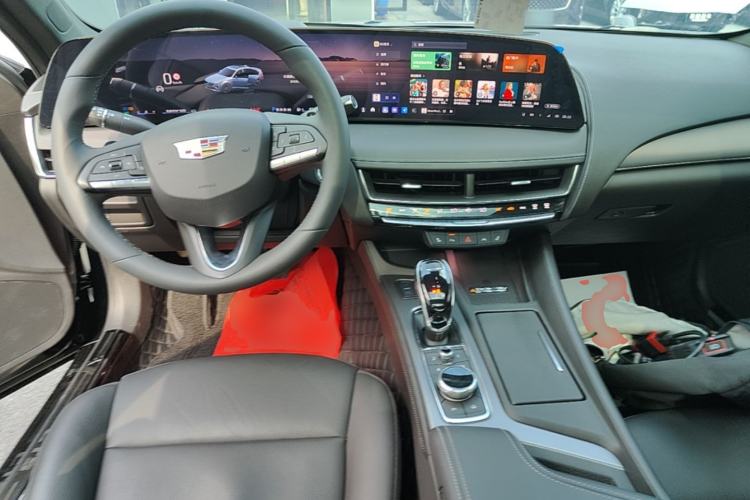 Used Cadillac CT5 2024 28T Luxury Pro Trim Center Console