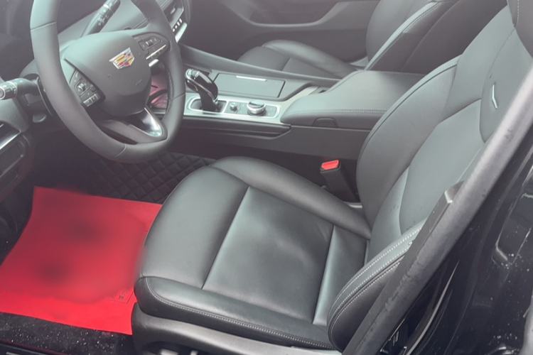 Used Cadillac CT5 2024 28T Luxury Pro Trim Interior 2