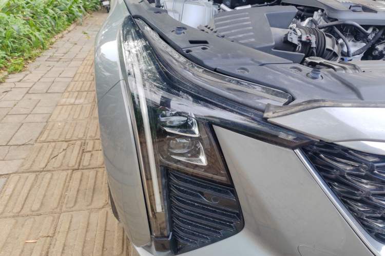 Used Cadillac CT5 2024 28T Luxury Version Right Front Headlight