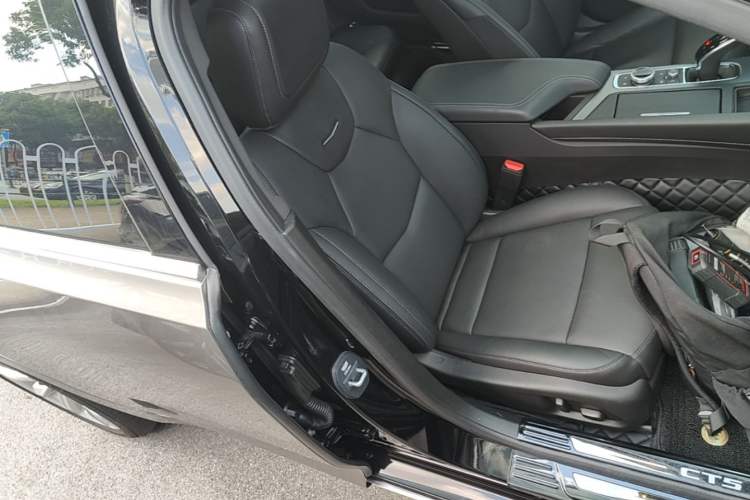 Used Cadillac CT5 2024 28T Luxury Pro Trim Right Front Seat