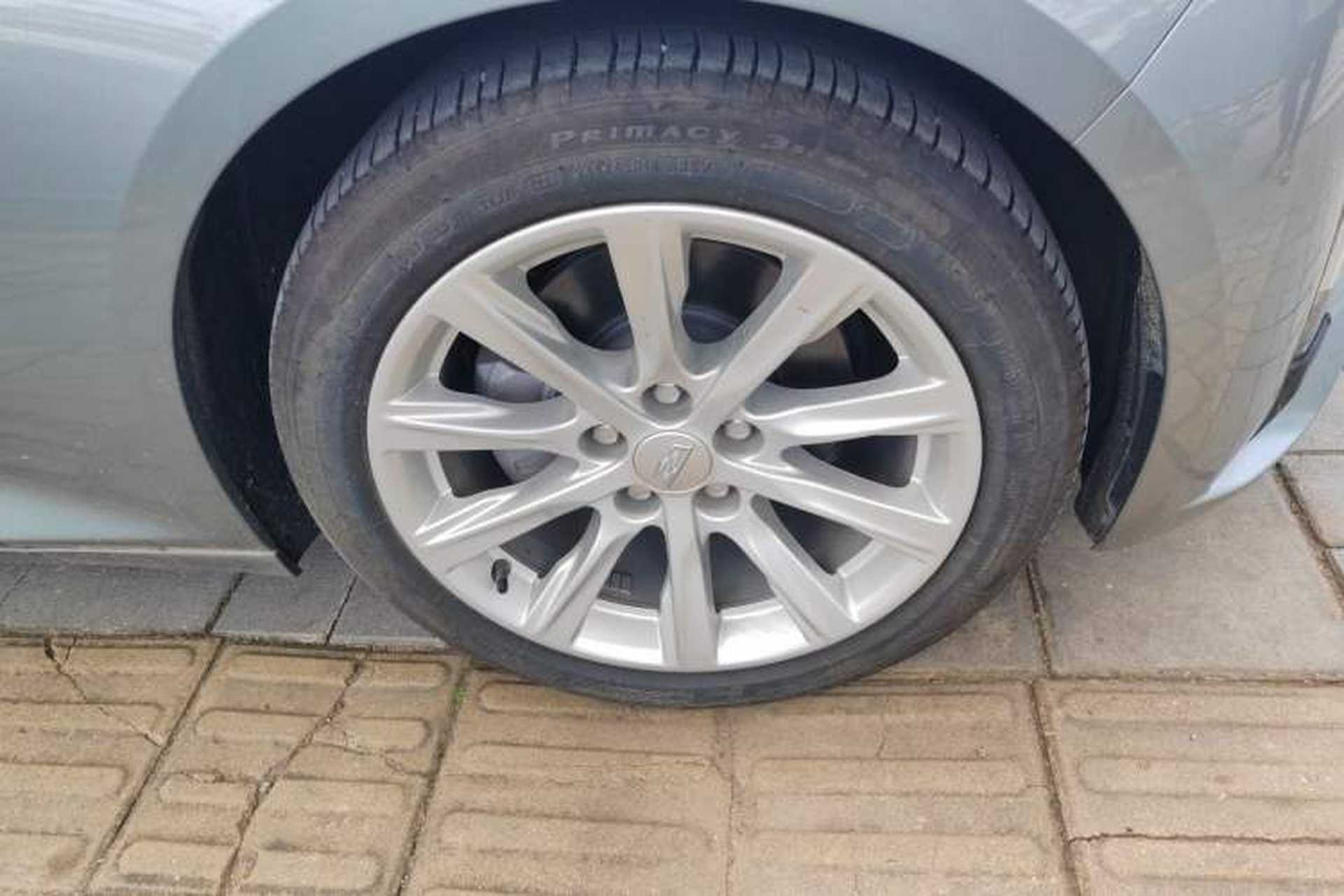 Used Cadillac CT5 2024 28T Luxury Version Right Front Wheel Hub