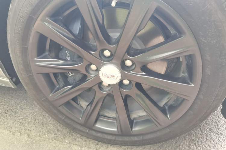 Used Cadillac CT5 2024 28T Prestige Edition Right Front Wheel Hub