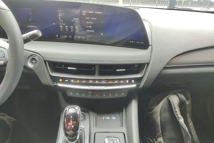 Used Cadillac CT5 2024 28T Prestige Edition Audio And AC Panel