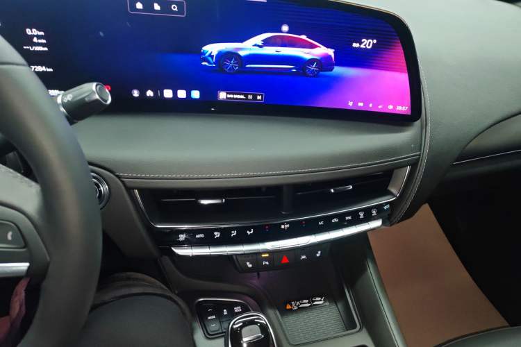Used Cadillac CT5 2024 28T Luxury Pro Trim Audio And AC Panel