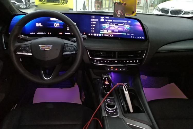 Used Cadillac CT5 2024 28T Luxury Pro Trim Center Console