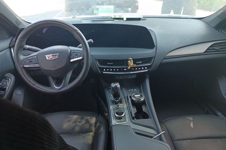 Used Cadillac CT5 2024 28T Luxury Pro Trim Center Console