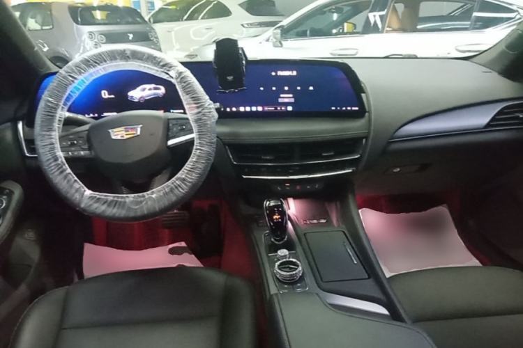 Used Cadillac CT5 2024 28T Luxury Pro Trim Center Console