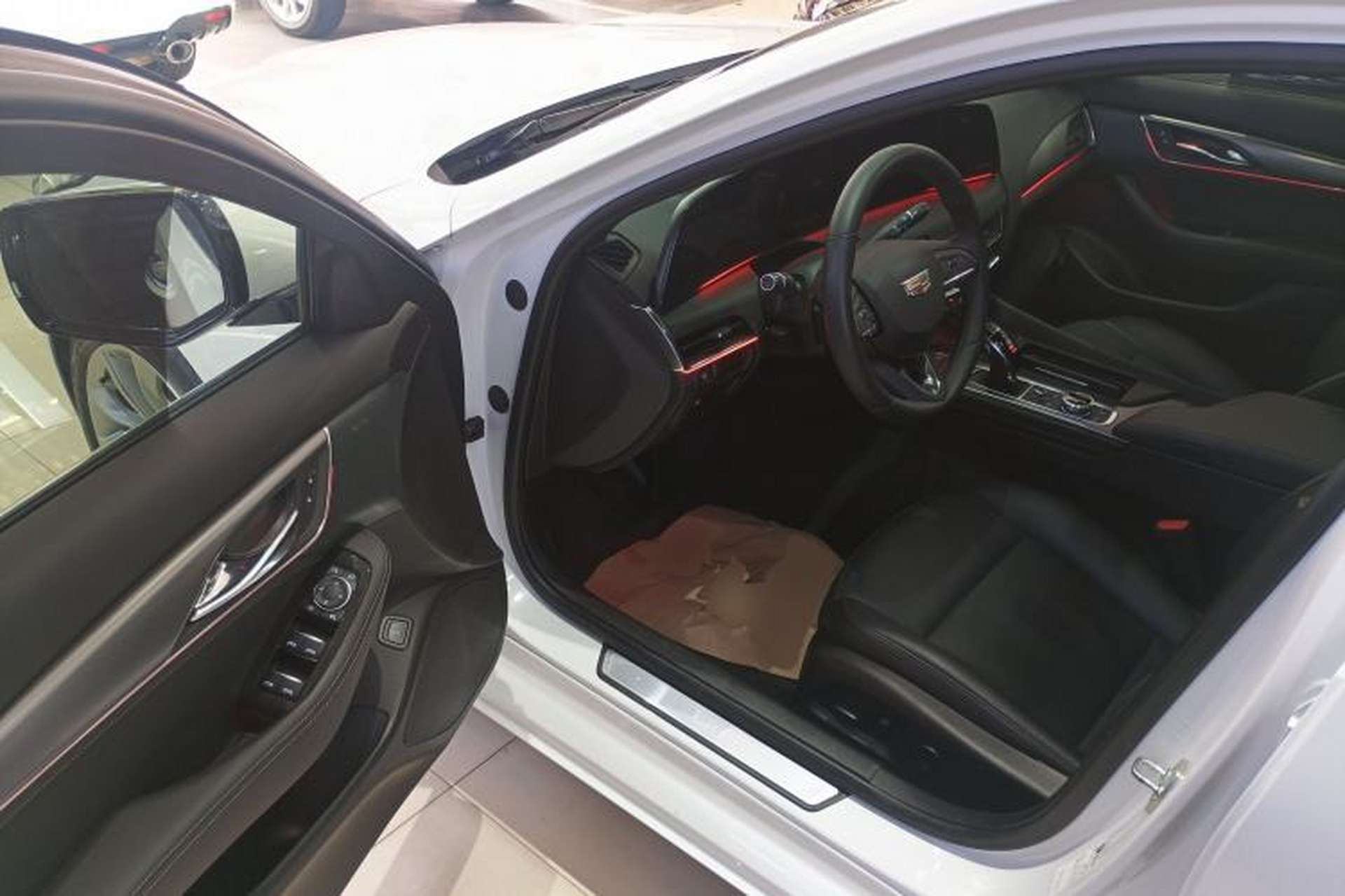 Used Cadillac CT5 2024 28T Luxury Pro Trim Driver Seat