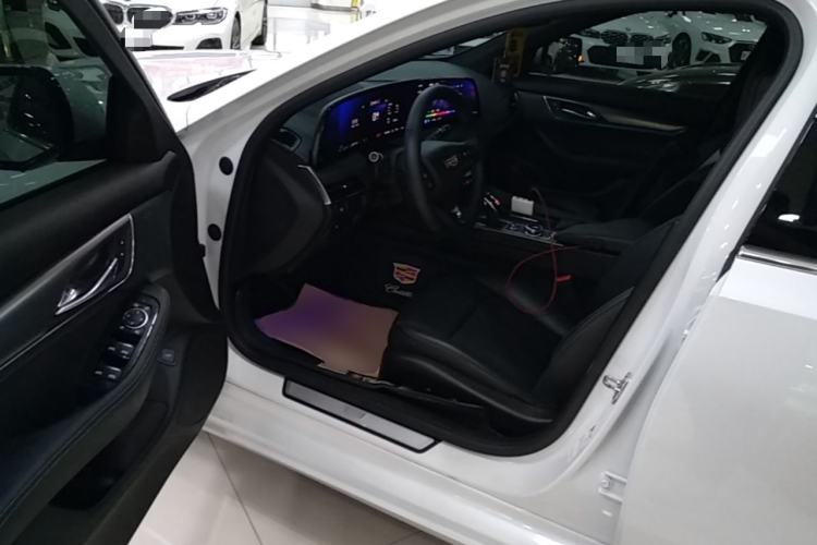 Used Cadillac CT5 2024 28T Luxury Pro Trim Driver Seat