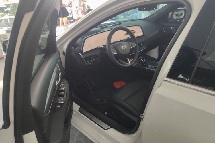 Used Cadillac CT5 2024 28T Luxury Pro Trim Driver Seat