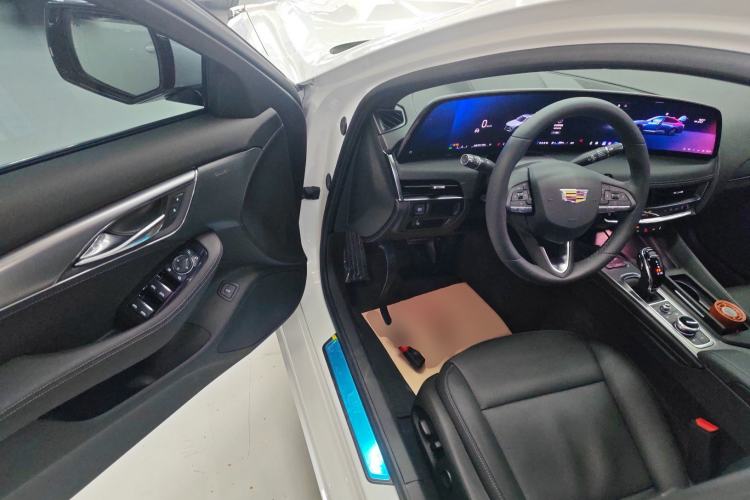 Used Cadillac CT5 2024 28T Luxury Pro Trim Driver Seat