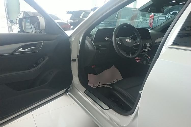 Used Cadillac CT5 2024 28T Luxury Pro Trim Driver Seat