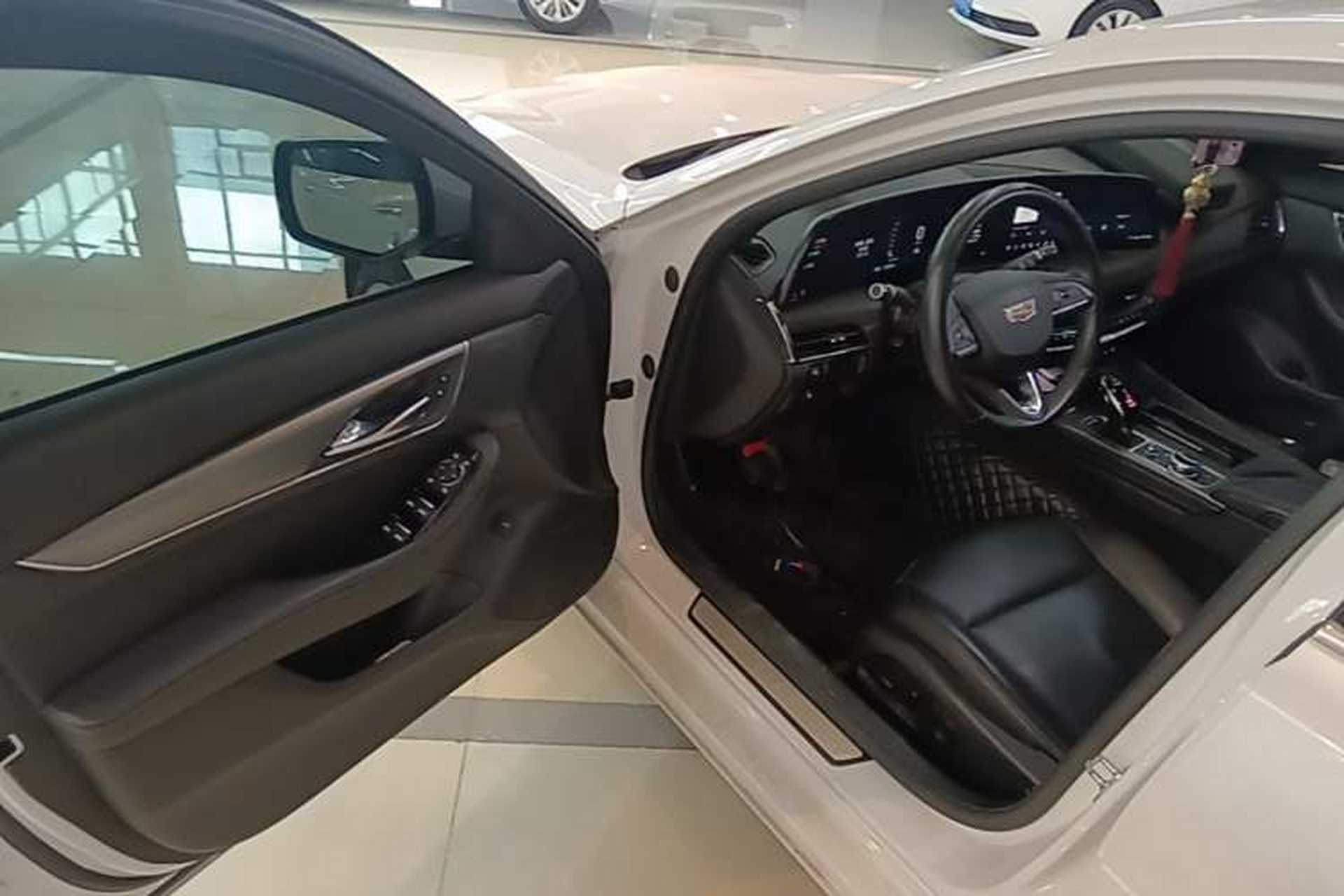Used Cadillac CT5 2024 28T Luxury Pro Trim Driver Seat