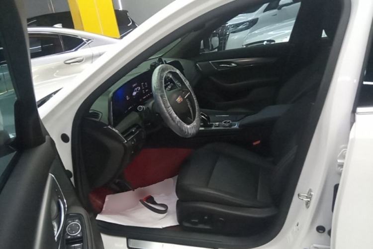 Used Cadillac CT5 2024 28T Luxury Pro Trim Driver Seat