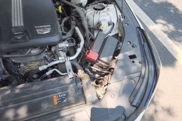 Used Cadillac CT5 2024 28T Luxury Pro Trim Engine Bay Left