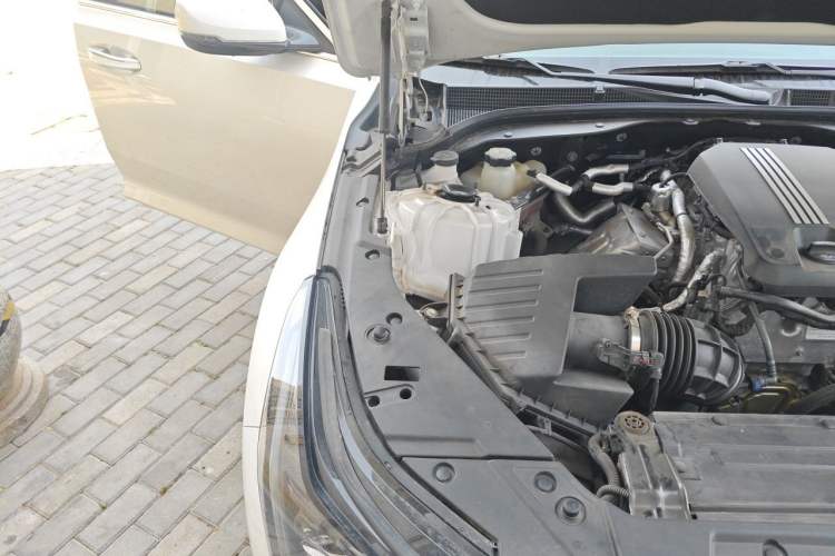Used Cadillac CT5 2024 28T Luxury Pro Trim Engine Bay Right