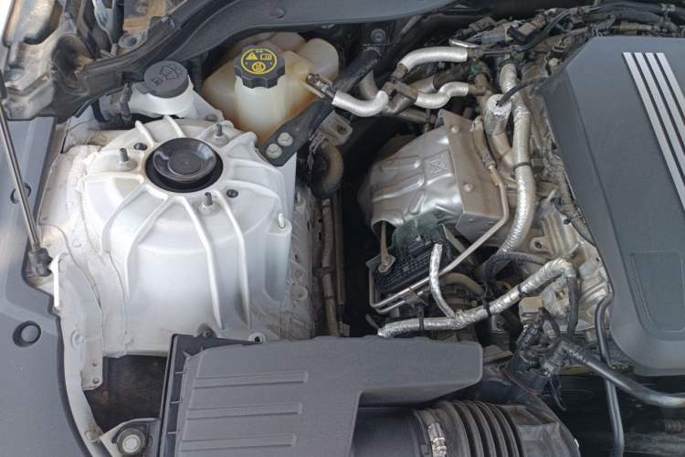 Used Cadillac CT5 2024 28T Luxury Pro Trim Engine Bay Right