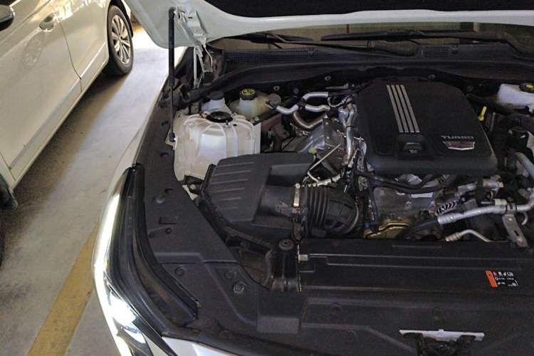 Used Cadillac CT5 2024 28T Luxury Pro Trim Engine Bay Right