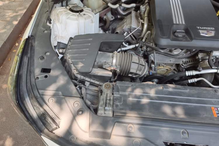 Used Cadillac CT5 2024 28T Luxury Pro Trim Engine Bay Right
