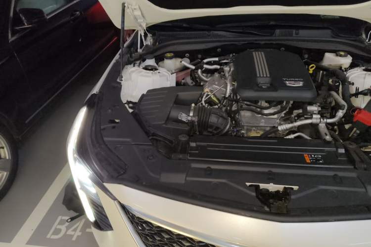 Used Cadillac CT5 2024 28T Luxury Pro Trim Engine Bay Right
