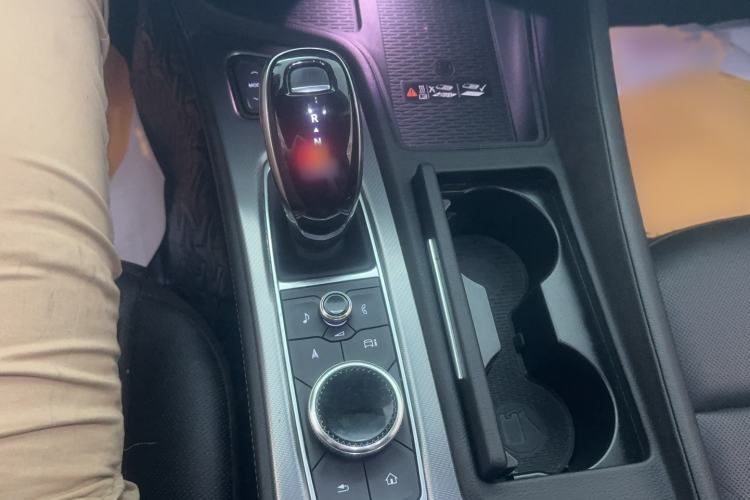 Used Cadillac CT5 2024 28T Luxury Pro Trim Gear Lever