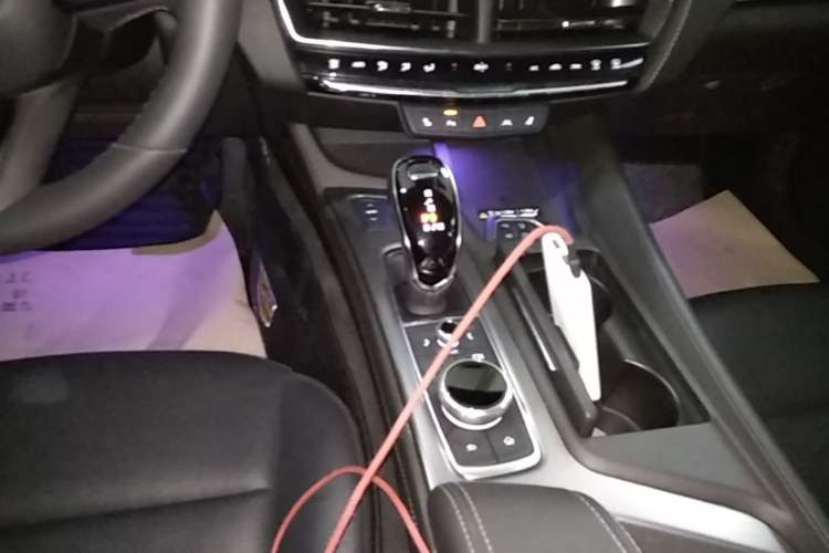 Used Cadillac CT5 2024 28T Luxury Pro Trim Gear Lever
