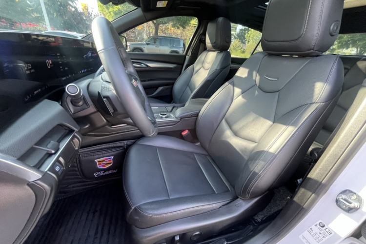 Used Cadillac CT5 2024 28T Luxury Pro Trim Interior 5
